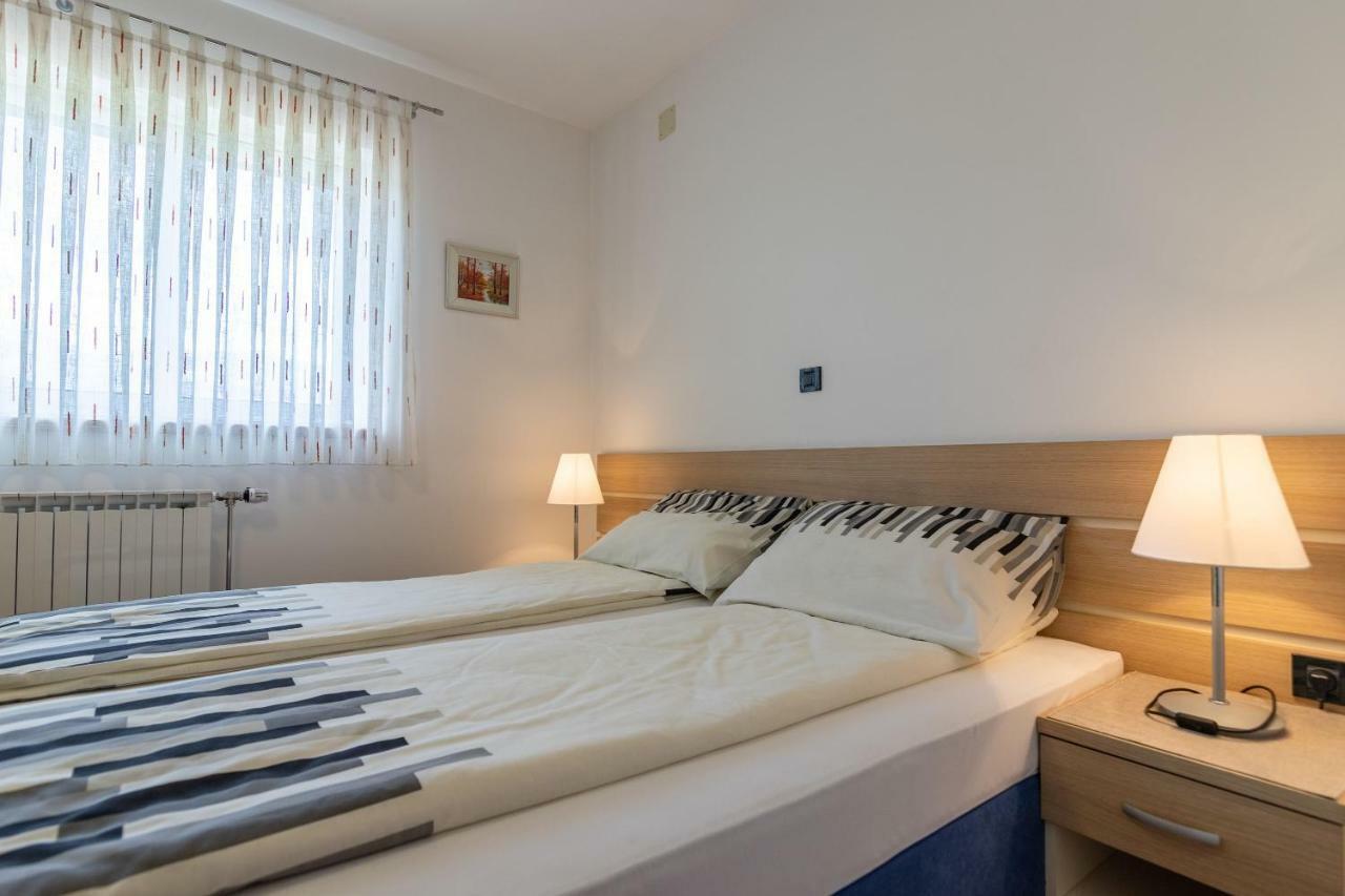 Apartments And Room Robert コレニツァ エクステリア 写真
