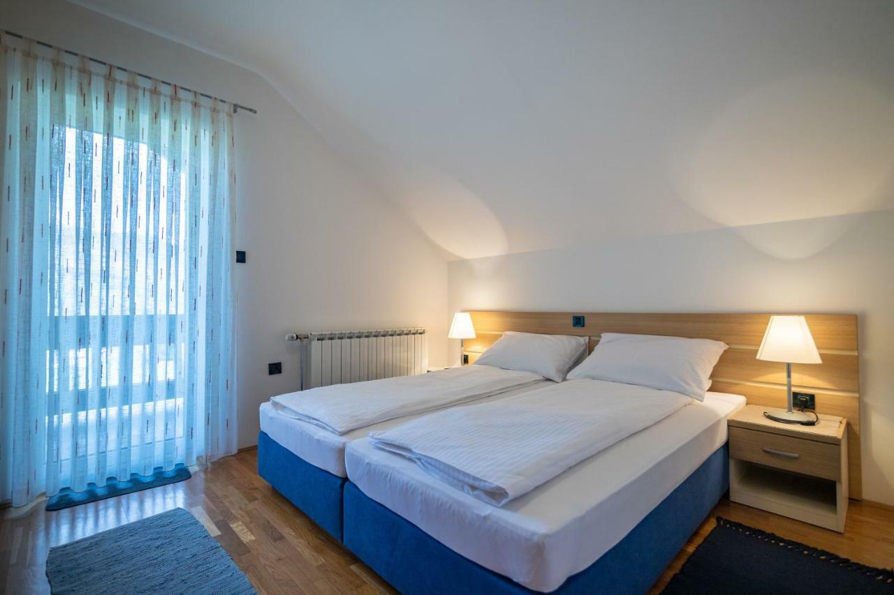 Apartments And Room Robert コレニツァ エクステリア 写真