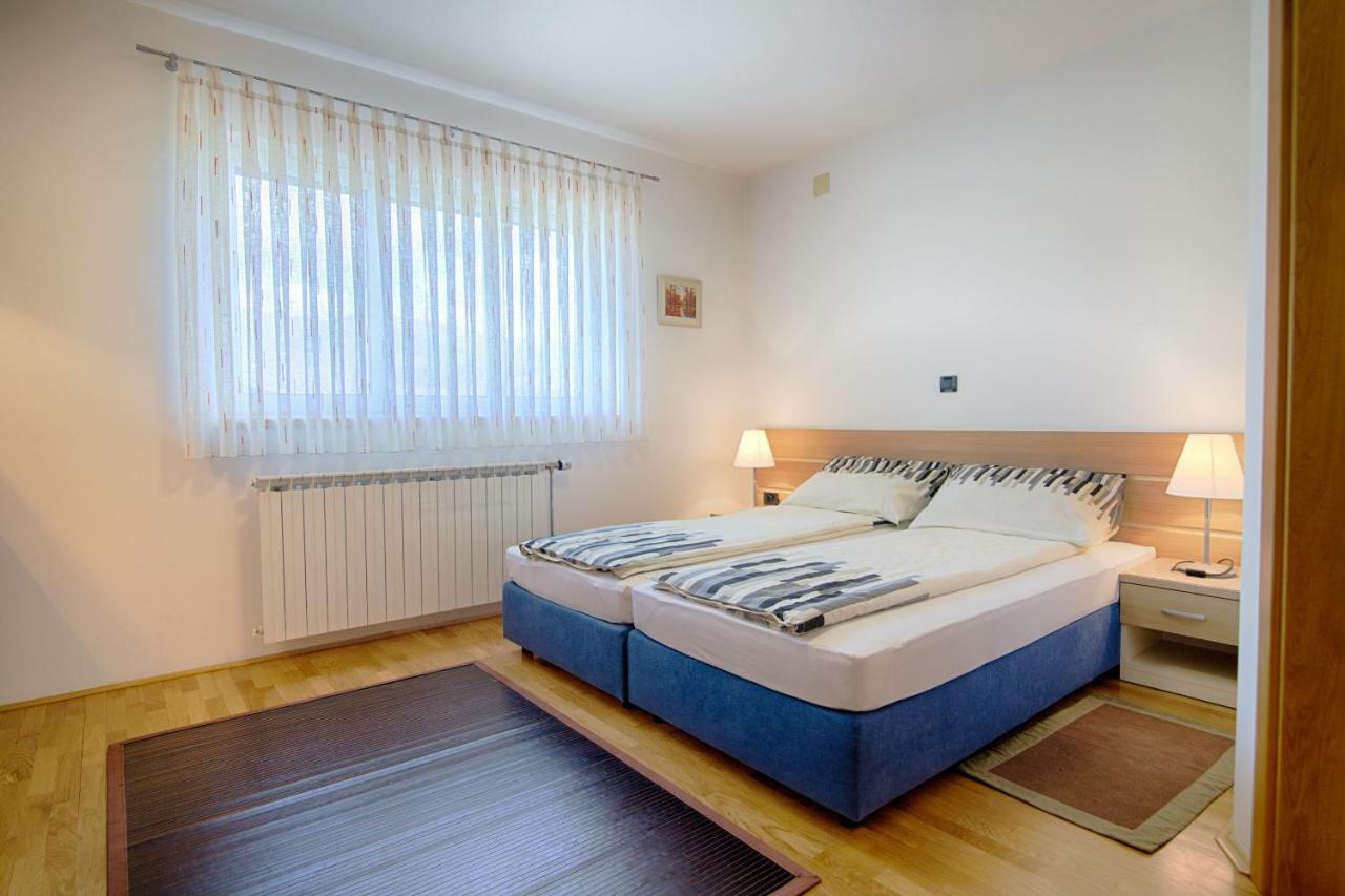 Apartments And Room Robert コレニツァ エクステリア 写真