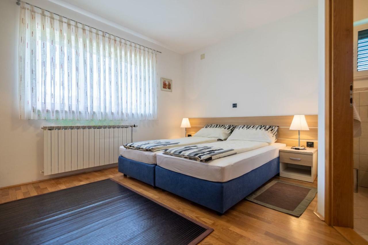 Apartments And Room Robert コレニツァ エクステリア 写真